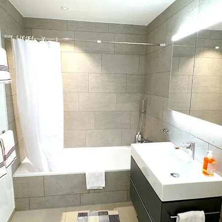 Hébergement de vacances Swisshut Modern 5min West Station - Apart. Rugen 2 *